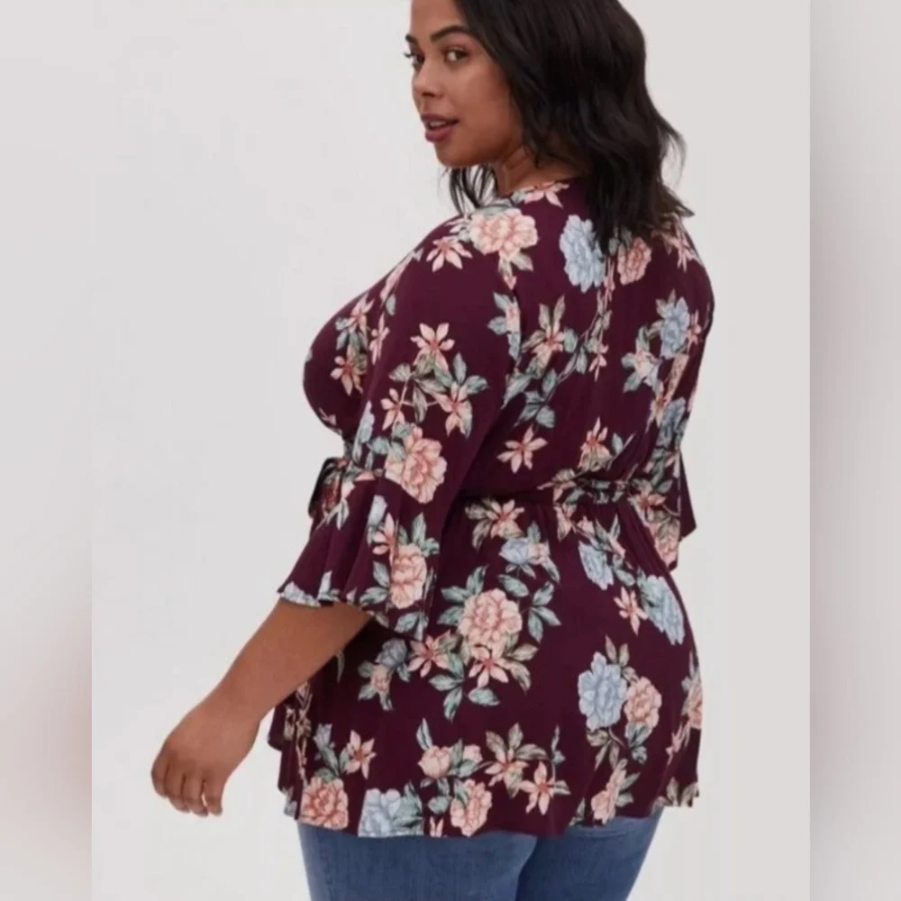 Torrid Purple Floral Stretch Challis Blouse 4X 26 *FLAW MISSING TIE WAIST - Picture 2 of 6
